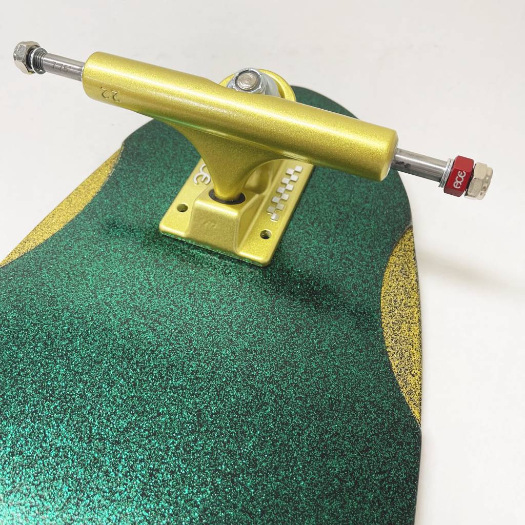 Candy Spanks Granicus metalic green and gold cruiser complete